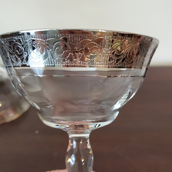 Glastonbury-Lotus Platinum Champagne/Sherbet 5 3/4" Glasses Vtg Glows ~ Set Of 4 - Picture 8 of 12